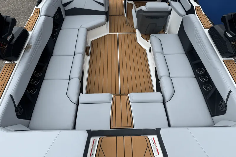 Slide: The Image of Nautique Super Air Nautique S23 2026 - 20