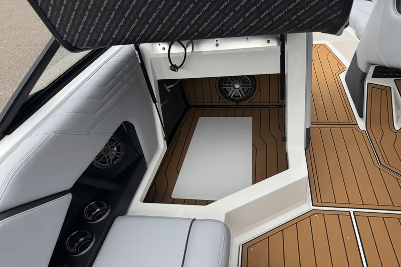 Slide: The Image of Nautique Super Air Nautique S23 2026 - 37