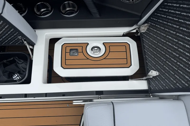 Slide: The Image of Nautique Super Air Nautique S23 2026 - 28
