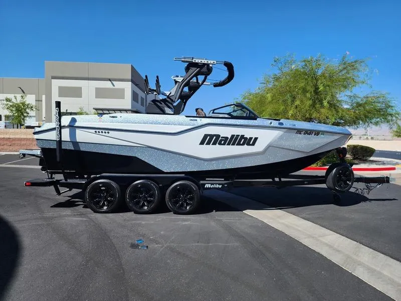 The Image of Malibu M242 2024 - 0