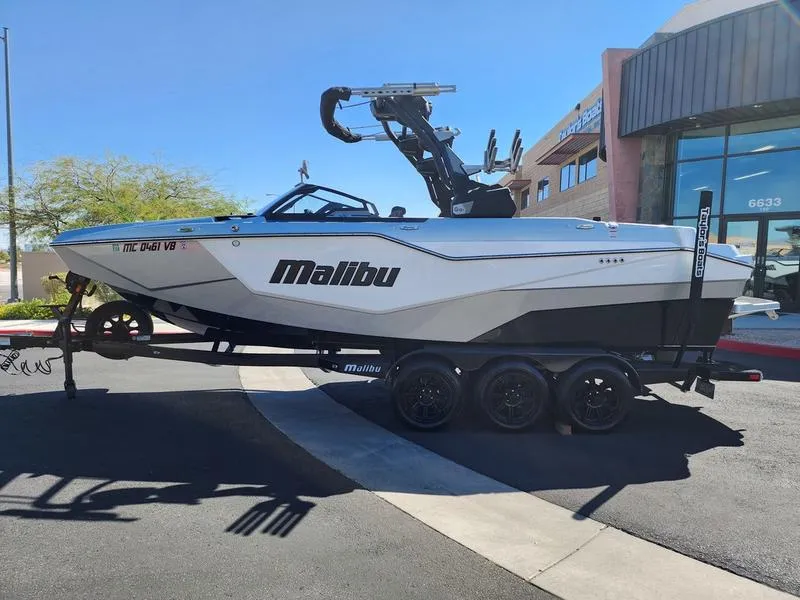 Slide: The Image of Malibu M242 2024 - 5