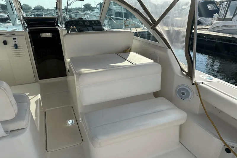 Slide: The Image of Tiara 2900 CORONET 1999 - 12