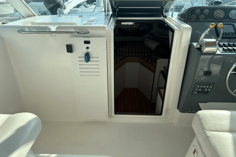 Slide: The Image of Tiara 2900 CORONET 1999 - 23