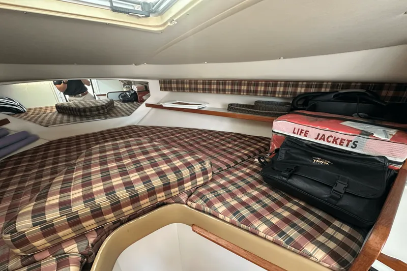 Slide: The Image of Tiara 2900 CORONET 1999 - 25