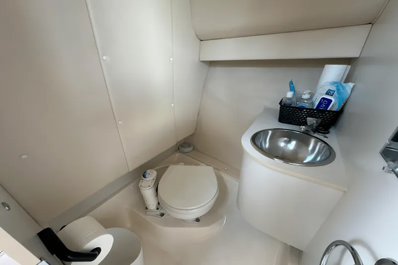 Slide: The Image of Tiara 2900 CORONET 1999 - 26