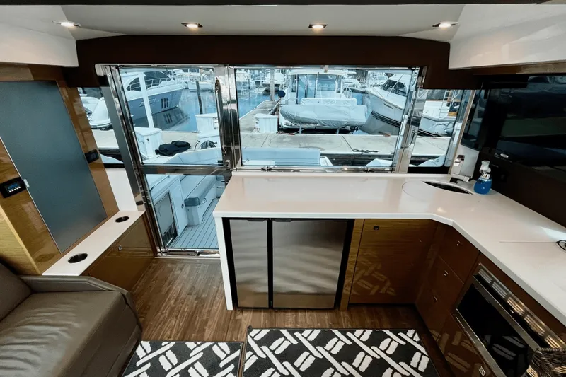 Slide: The Image of Cruisers Yachts 45 CANTIUS 2017 - 19