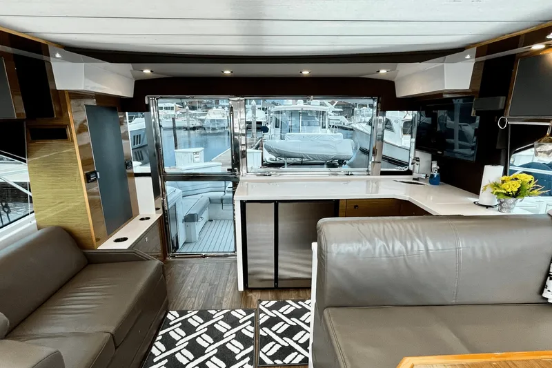 Slide: The Image of Cruisers Yachts 45 CANTIUS 2017 - 20