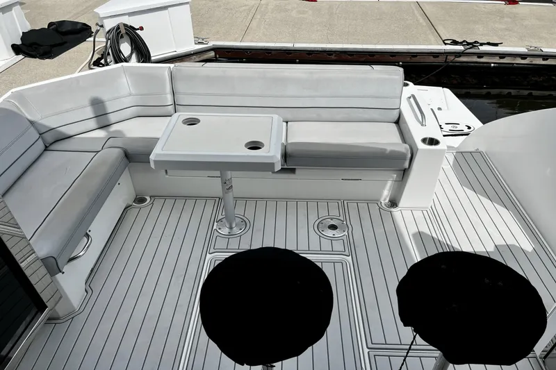 Slide: The Image of Cruisers Yachts 45 CANTIUS 2017 - 35