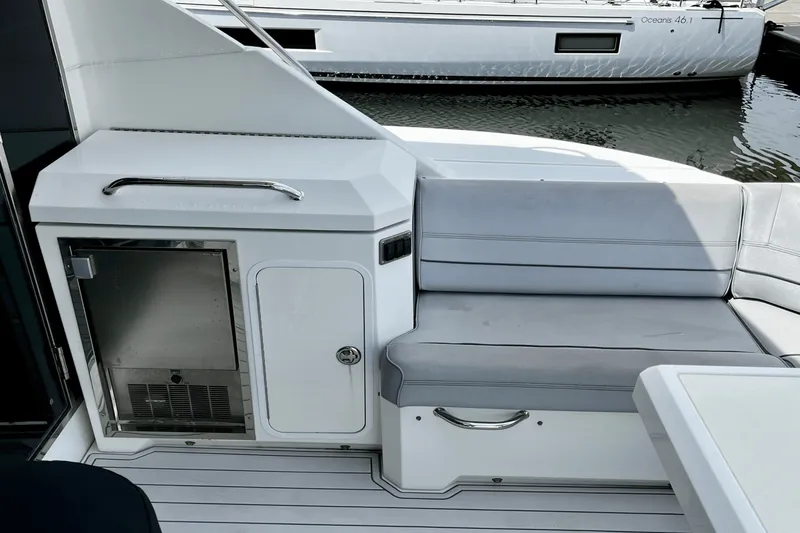 Slide: The Image of Cruisers Yachts 45 CANTIUS 2017 - 36