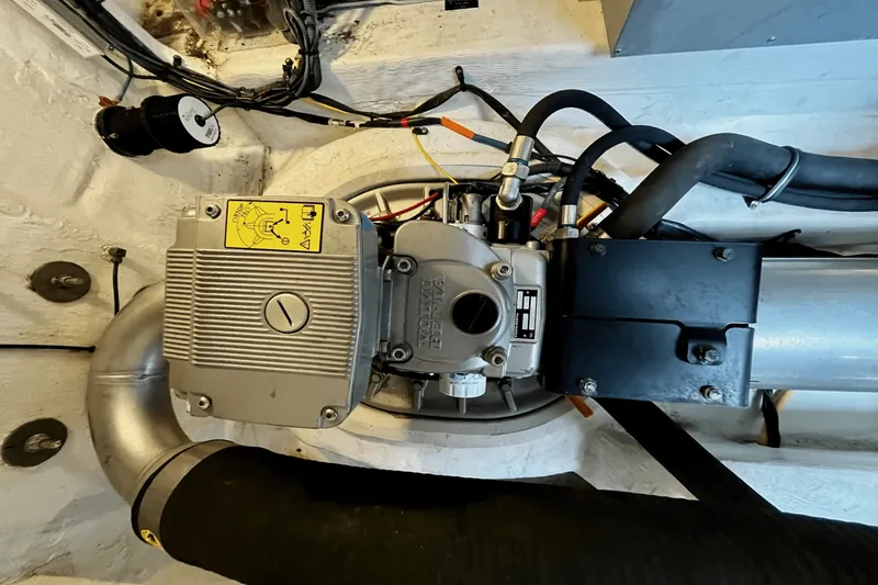 Slide: The Image of Cruisers Yachts 45 CANTIUS 2017 - 41