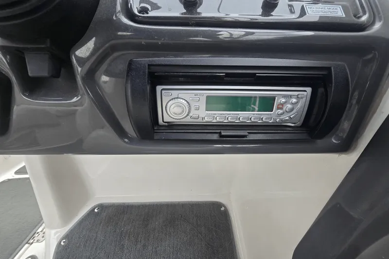 Slide: The Image of Yamaha SX 230 2008 - 17