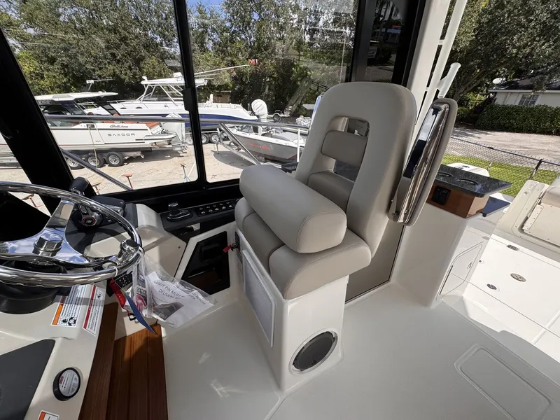 Slide: The Image of Boston Whaler 365 Conquest 2025 - 13