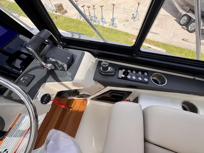 Slide: The Image of Boston Whaler 365 Conquest 2025 - 15