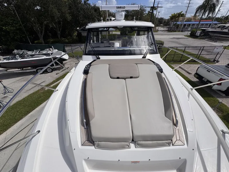 Slide: The Image of Boston Whaler 365 Conquest 2025 - 20