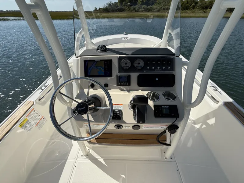 Slide: The Image of Boston Whaler 210 Montauk 2025 - 9