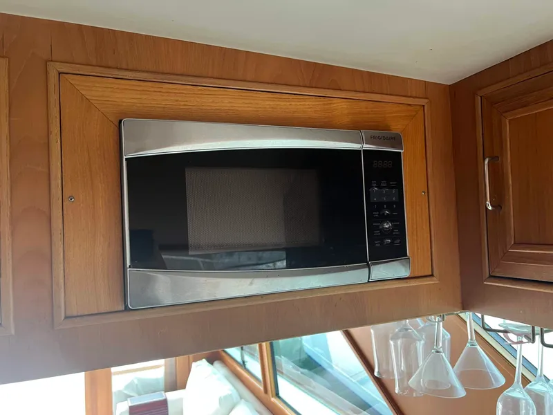 Slide: The Image of Ocean Alexander 42 Sedan 1990 - 26