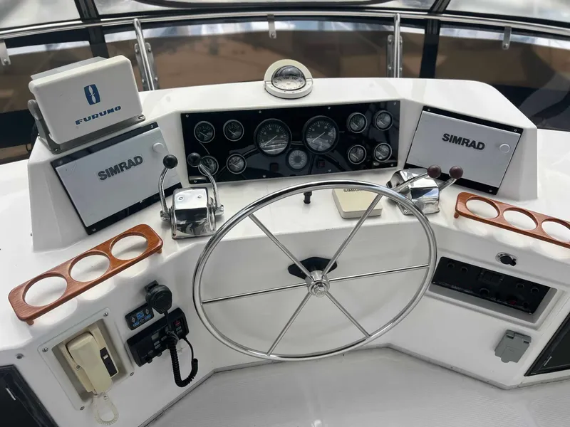 Slide: The Image of Ocean Alexander 42 Sedan 1990 - 10