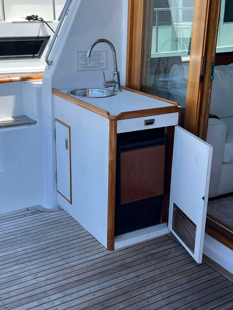 Slide: The Image of Ocean Alexander 42 Sedan 1990 - 5