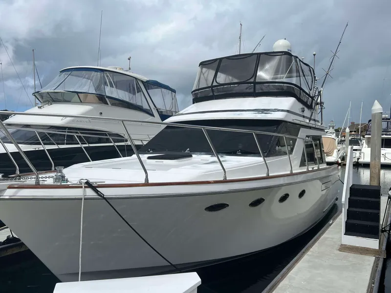 The Image of Ocean Alexander 42 Sedan 1990 - 0