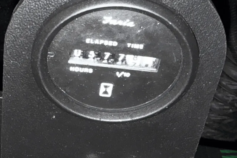 Slide: The Image of Centurion AVALANCHE C4 2004 - 20