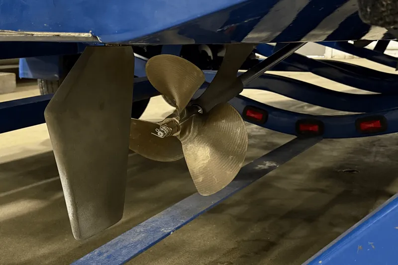 Slide: The Image of Centurion AVALANCHE C4 2004 - 5