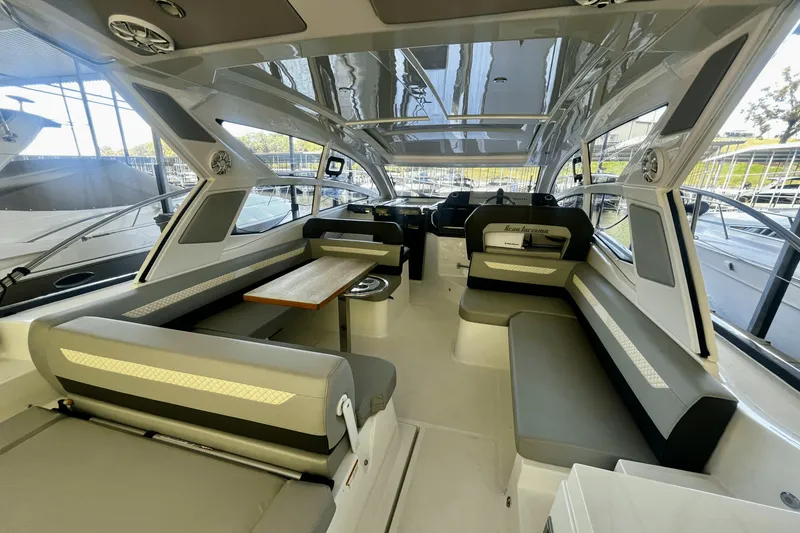 Slide: The Image of Beneteau GT 36 2023 - 16