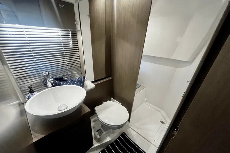 Slide: The Image of Beneteau GT 36 2023 - 33