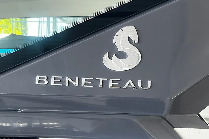 Slide: The Image of Beneteau GT 36 2023 - 7