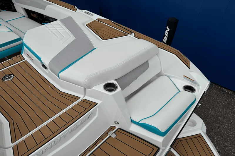 Slide: The Image of Nautique Super Air Nautique G25 2022 - 12