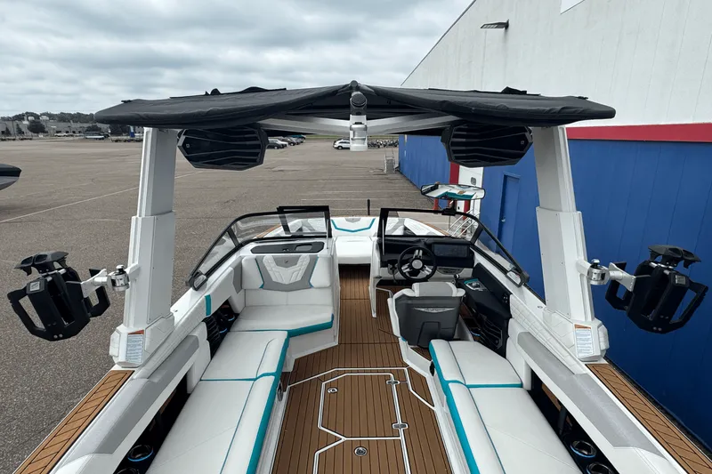 Slide: The Image of Nautique Super Air Nautique G25 2022 - 23