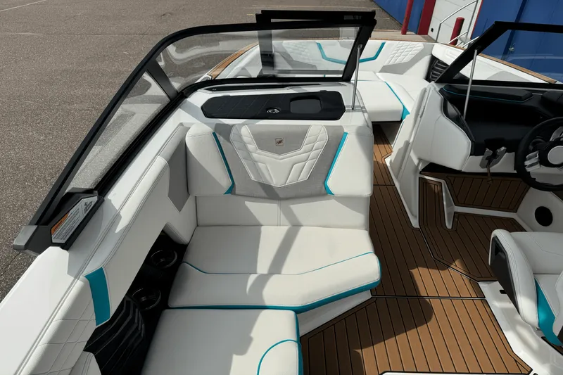Slide: The Image of Nautique Super Air Nautique G25 2022 - 40