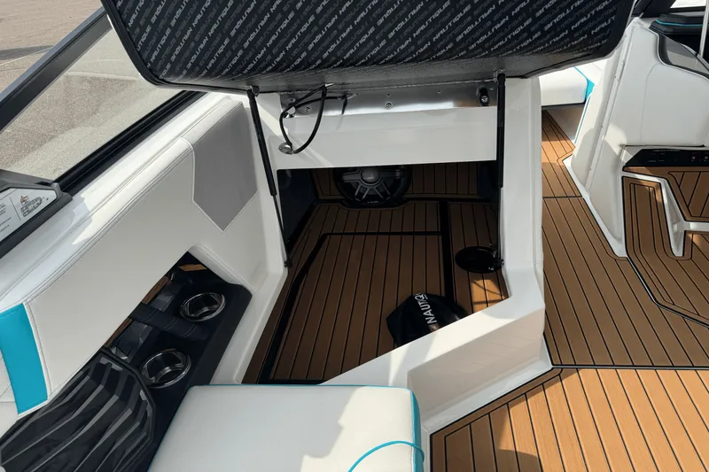 Slide: The Image of Nautique Super Air Nautique G25 2022 - 44