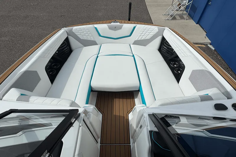 Slide: The Image of Nautique Super Air Nautique G25 2022 - 57