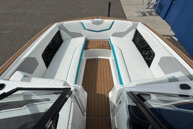 Slide: The Image of Nautique Super Air Nautique G25 2022 - 60