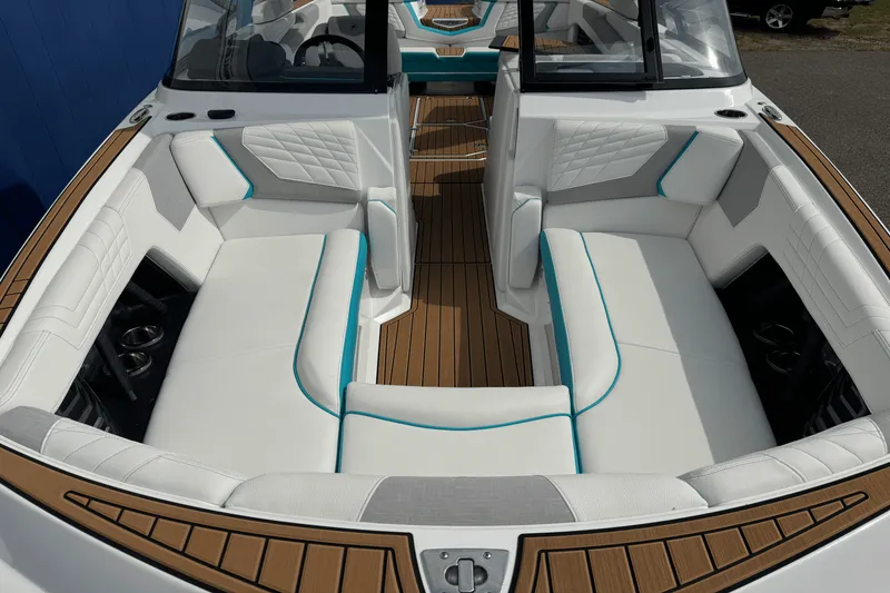 Slide: The Image of Nautique Super Air Nautique G25 2022 - 66