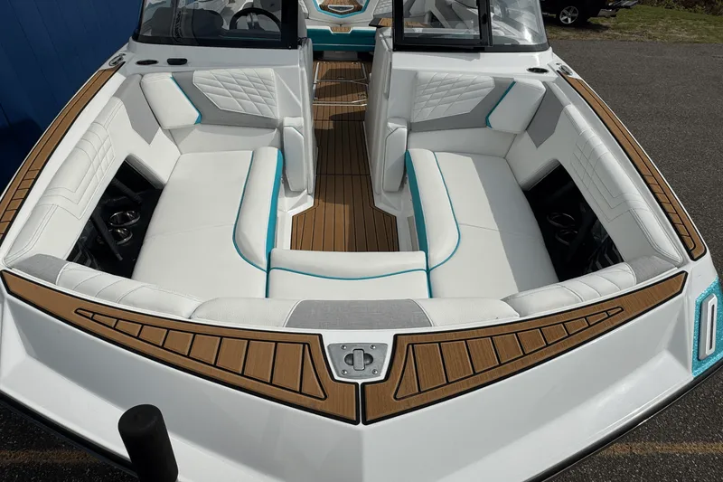 Slide: The Image of Nautique Super Air Nautique G25 2022 - 67