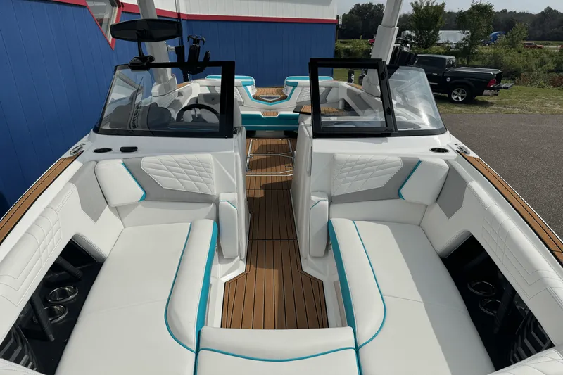 Slide: The Image of Nautique Super Air Nautique G25 2022 - 68