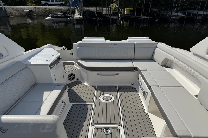 Slide: The Image of Sea Ray 290 SD 2024 - 11