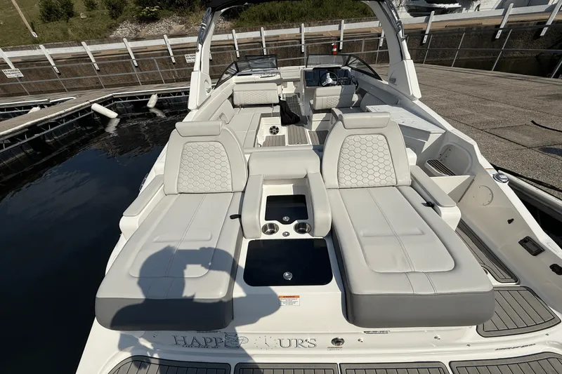 Slide: The Image of Sea Ray 290 SD 2024 - 15
