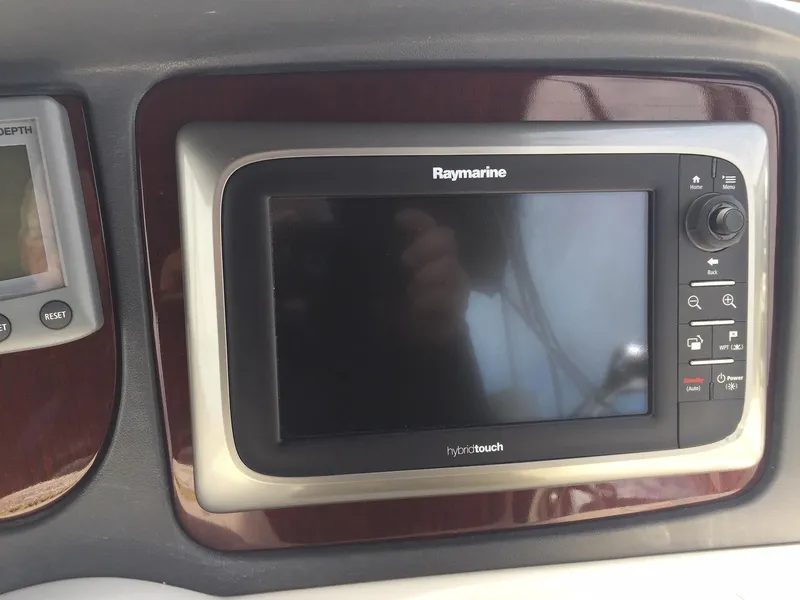 Slide: The Image of Raymarine display on 2013 Meridian 341 Sedan dashboard. - 45