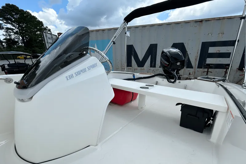 Slide: The Image of Boston Whaler 130 Super Sport 2026 - 10