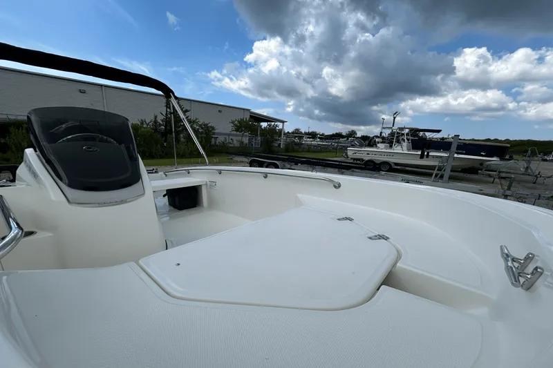 Slide: The Image of Boston Whaler 130 Super Sport 2026 - 5