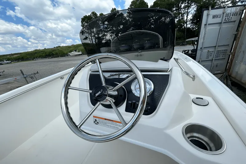 Slide: The Image of Boston Whaler 130 Super Sport 2026 - 6