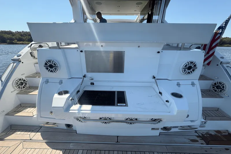 Slide: The Image of Cruisers Yachts 50 CANTIUS 2020 - 15