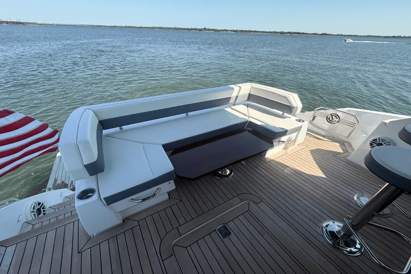 Slide: The Image of Cruisers Yachts 50 CANTIUS 2020 - 19