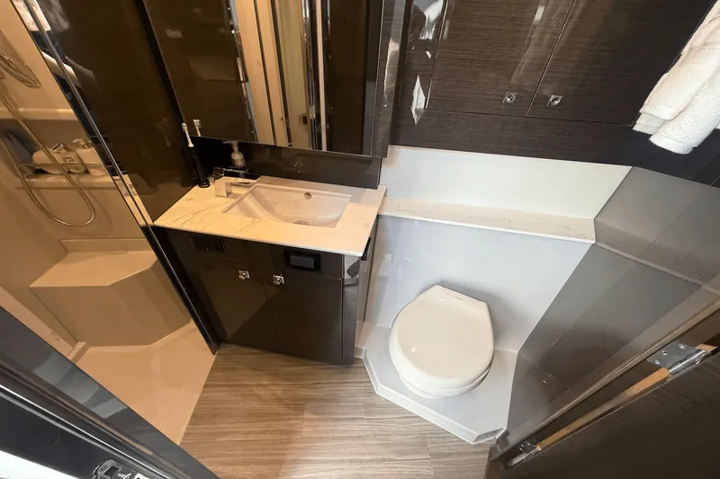 Slide: The Image of Cruisers Yachts 50 CANTIUS 2020 - 59