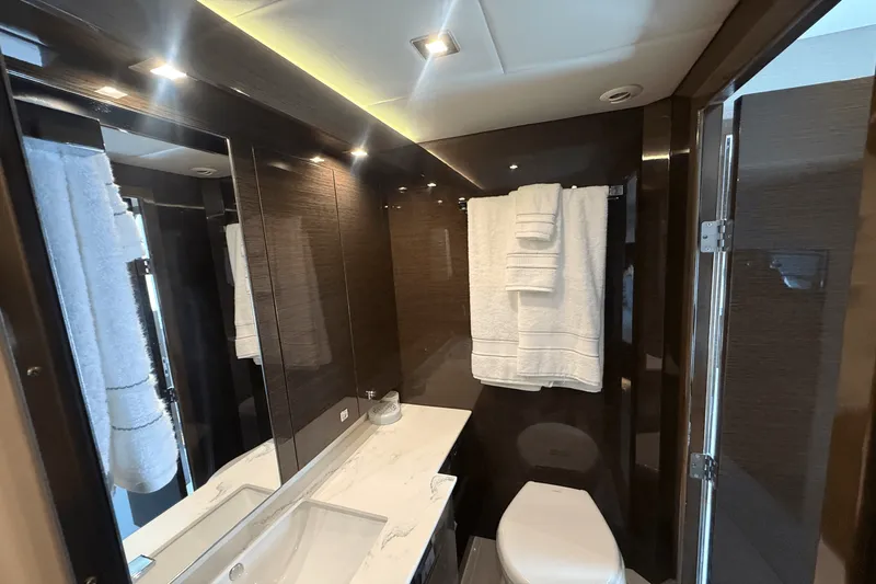 Slide: The Image of Cruisers Yachts 50 CANTIUS 2020 - 80