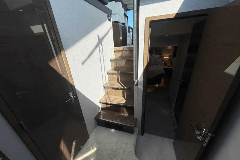 Slide: The Image of Cruisers Yachts 50 CANTIUS 2020 - 83