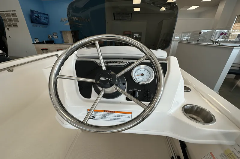 Slide: The Image of Boston Whaler 130 Super Sport 2026 - 5