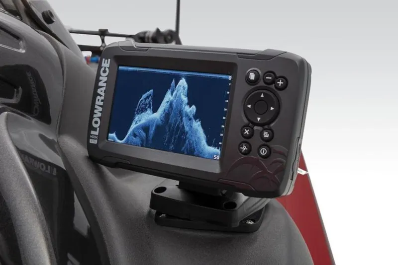 Slide: The Image of Lowrance fish finder on 2024 Tracker Pro Team™ 195 TXW Tournament Edition boat. - 13